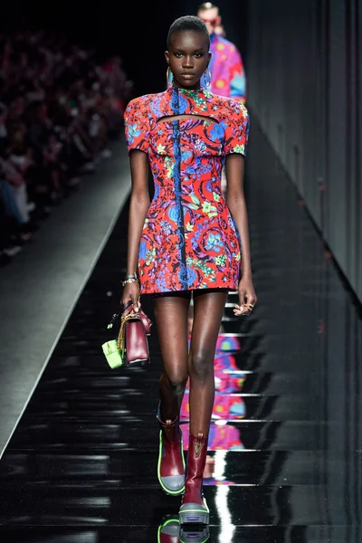 Look 43